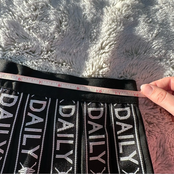 Daily Paper Black Etape Pleated Skirt Size XS - Picture 8 of 8